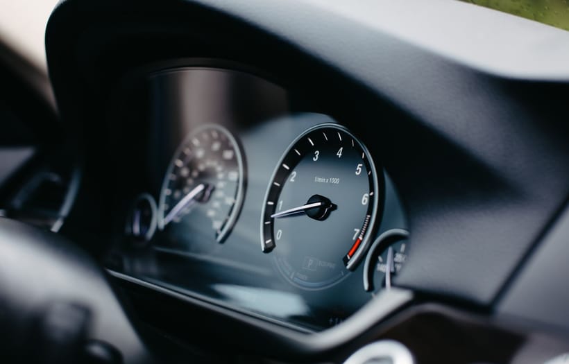 Cómo saber las millas reales de un carro y verificar si el millaje es original